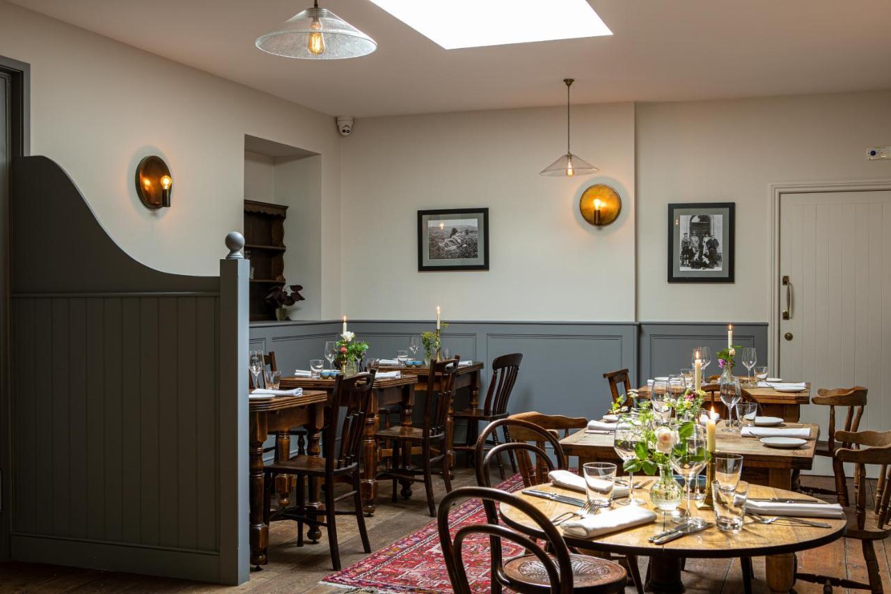 The Queens Arms Poyntington Ngoại thất bức ảnh