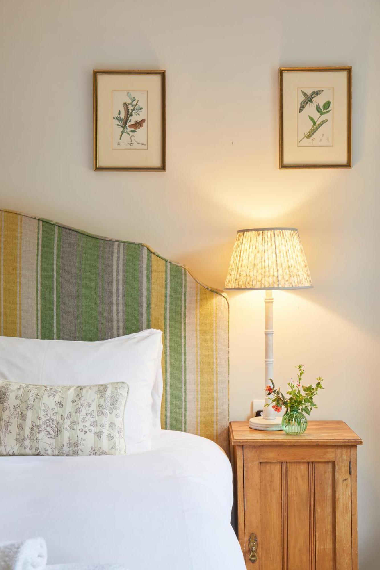 The Queens Arms Poyntington Ngoại thất bức ảnh