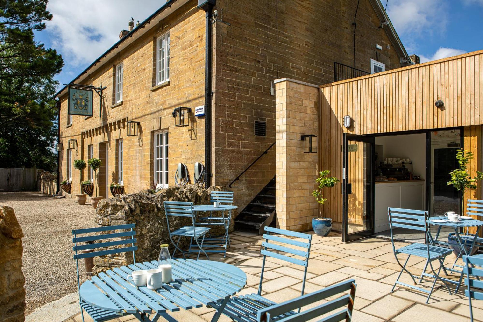 The Queens Arms Poyntington Ngoại thất bức ảnh
